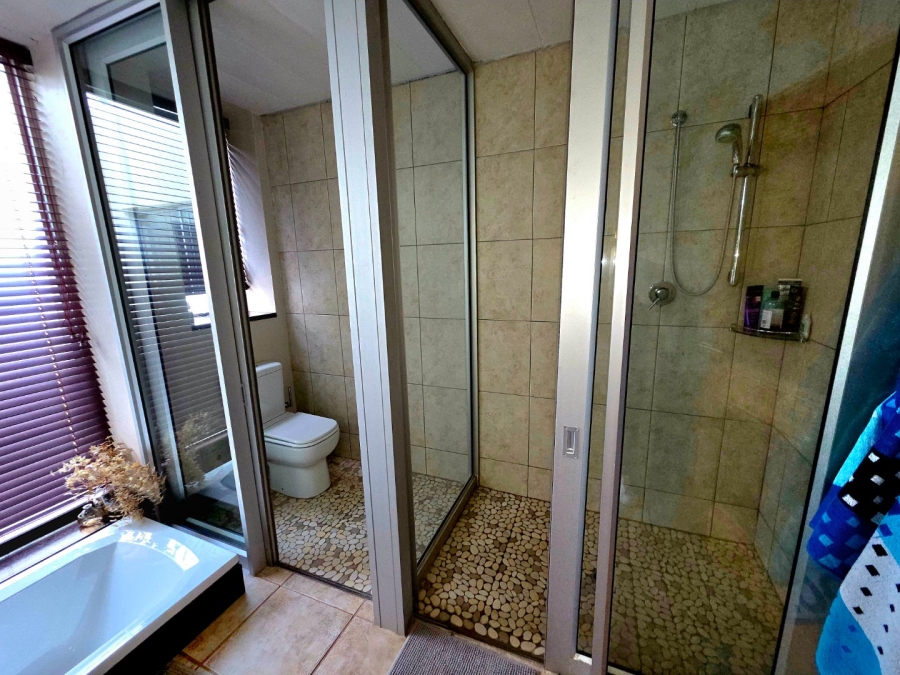 4 Bedroom Property for Sale in Heuwelsig Free State